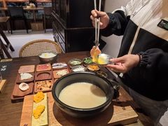 -银米·云南传统过桥米线(双廊黑金冠店)