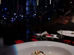 草莓冰淇淋-wann lounge 低温慢煮牛排·清吧