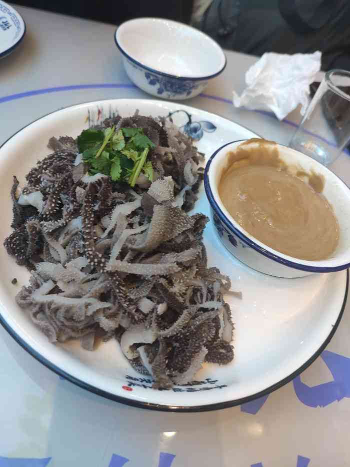 爆肚张(融江路店)-"[薄荷]环境:外面的牌匾很大,在融江路.