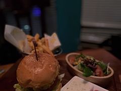 牛肉芝士汉堡-秀·爱尔兰餐吧(上海路店)