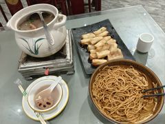 -梓檚中餐厅湖北菜小龙虾武昌鱼排骨藕汤(黄鹤楼店)