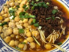 -渝之汇牛肉豌杂面
