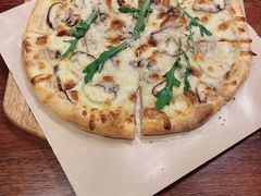 -玛格萝妮比萨屋(陆家浜路店)