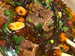 牛肉酸辣粉-吉品合酥脆烤饼(太平洋森活天地店)