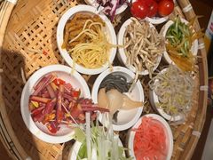 -包整·丝娃娃(一览甲秀楼风景店)