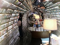 -钟书阁(珍园店)