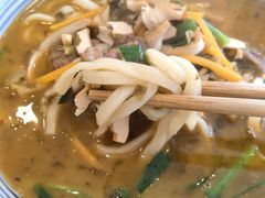 招牌牛肉面-陈八两面家(华孚写字楼店)