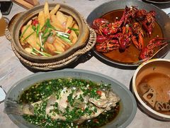 -巴厘龙虾·榜首油焖大虾(音乐学院·沿江酒馆店)