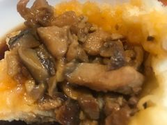 麻辣香菇鸡丁包-老陶包子铺(南大西南村店)