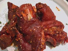 招牌脆皮糯猪手-姚姚酸菜鱼·金戈戈香港豉油鸡(喜荟城联名店)
