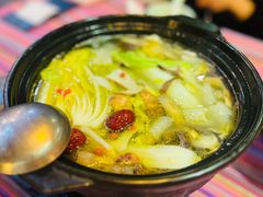 -香巴拉云南餐厅(华莱坞店)