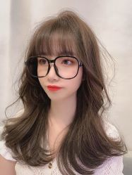 -MODEL'S HAIR