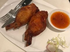 鲜虾胶酿脆皮鸡翅-港丽餐厅(高德置地店)