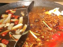 -鹿鸣山草本茶香火锅(园西路店)