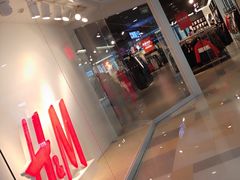 -H&M(鹏欣水游城店)