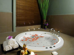 -Let’s Relax Spa(Terminal 21 Asok)