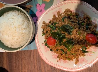 环境：很舒服， 恨安静 从昨天起开始允许在上海堂食