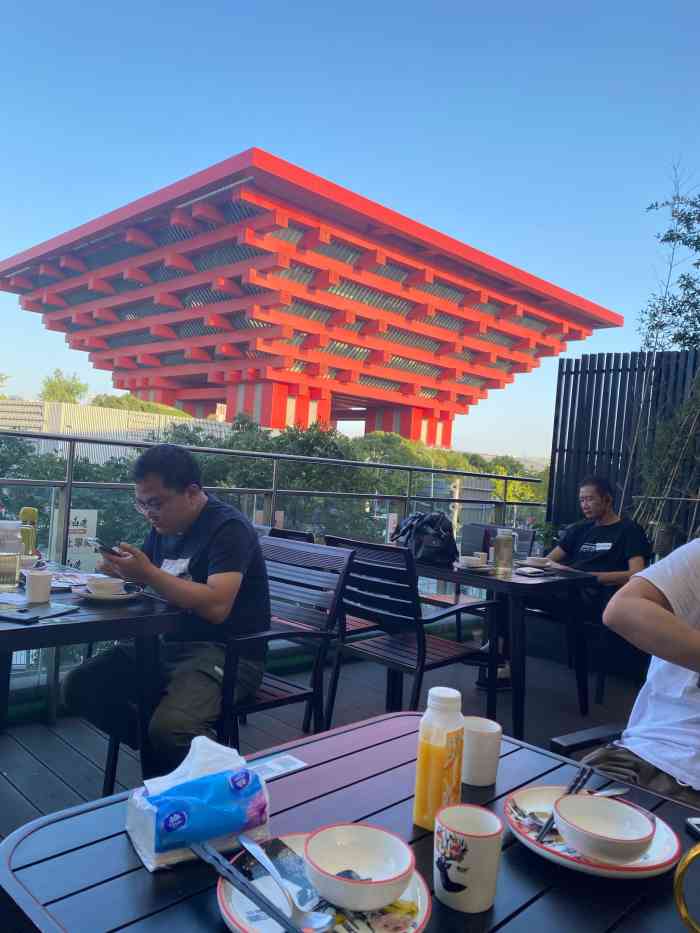 新白鹿餐厅(世博源店)-"下雨天来到世博源有点闷热,已经晚上八点了.