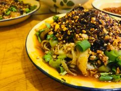 -拈签一笑黄牛肉辣卤串串