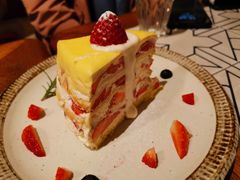 当季鲜草莓蛋糕-懒鱼时光馆(沙坪坝店)