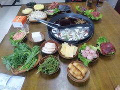 -乖嬢嬢重庆老火锅(南联店)