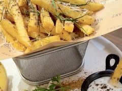 -Mark&Mars Restaurant