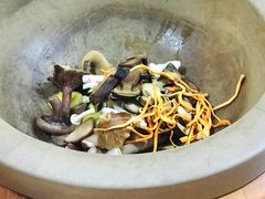 野生菌-云南野生菌石锅鱼石锅鸡(大金塔店)