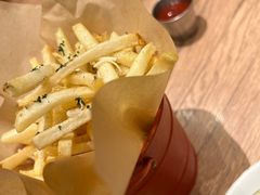 -玛格萝妮比萨屋(四平店)