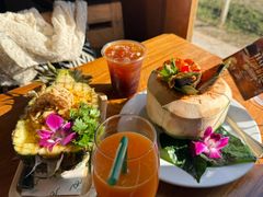 -Chom Cafe and Restaurant