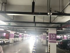 -虹桥火车站-停车场