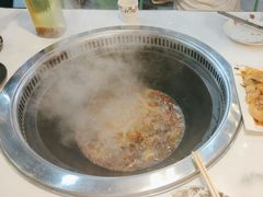 -哈尔滨烧烤·山河村铁锅炖(交大店)