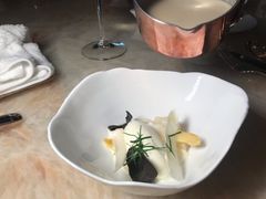 白芦笋浓汤配黑松露-AZUR聚(香格里拉饭店)