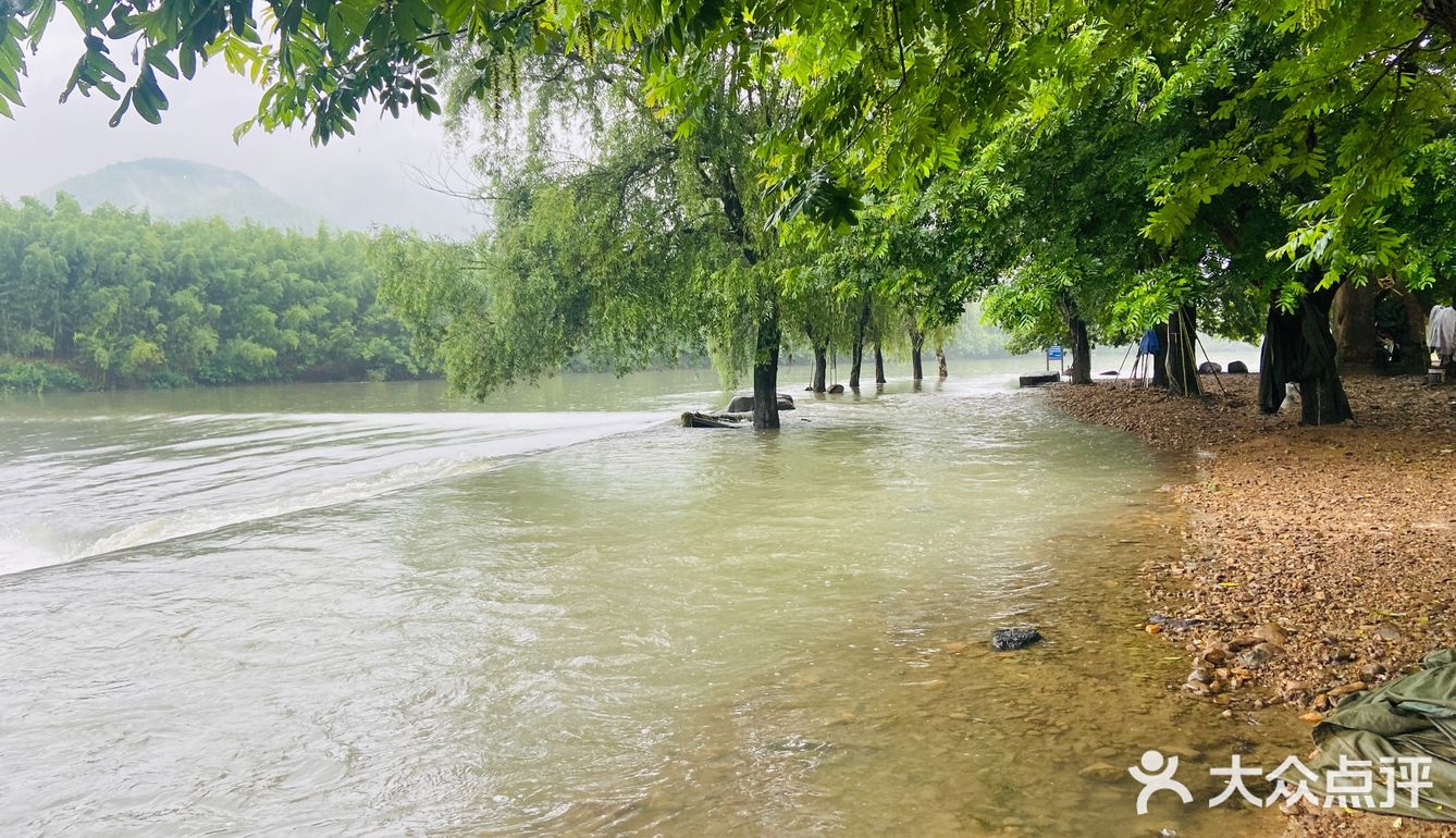 杭州持续暴雨，余杭双溪水位暴涨！原本的露营地全部被淹了！ 