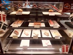 面包甜点陈列柜-麦当劳(健德桥得来速店)
