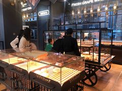面包甜点陈列柜-酵墅·手感烘焙(印象汇店)