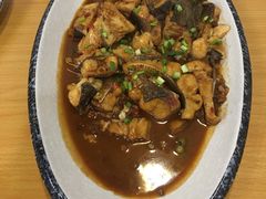 红烧鱼尾-万景饭店·鱼街农家菜