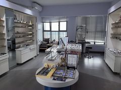 -视野联行眼镜•蔡司•依视路(温江店)
