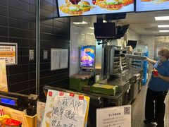 -麦当劳(合肥南站候车层)