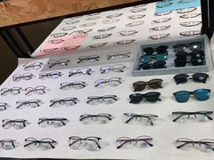 -罗伯特眼镜·蔡司官方授权(罗湖国贸店)