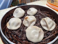 蟹黄汤包-鸡鸣汤包(复地活力广场店)