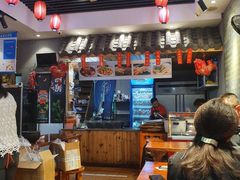 -爆炸头阿姨小四川正宗川味小吃(无任何分店)