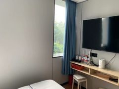 -全悦酒店(广州天河林和西地铁站店)