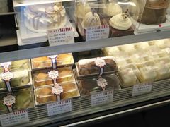 -红宝石·鲜奶小方·海派西点房(金杨店)