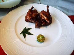 沙田玻璃乳鸽-馋遇江南·精致湖景雅宴(东方之门店)