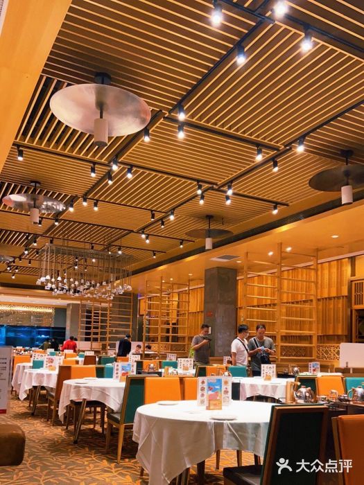 稻香酒家·34年老字号·港式粤菜(汉街店)大堂图片