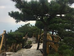 -罗田薄刀峰风景区