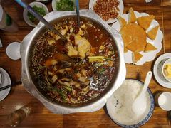 -乡土特色.冷锅鱼.牦牛肉汤锅