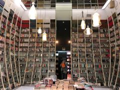 -钟书阁(松江泰晤士小镇店)