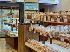 -红宝石·鲜奶小方·海派西点房(南丹店)