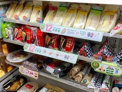 -全家便利店(宜山路站店)